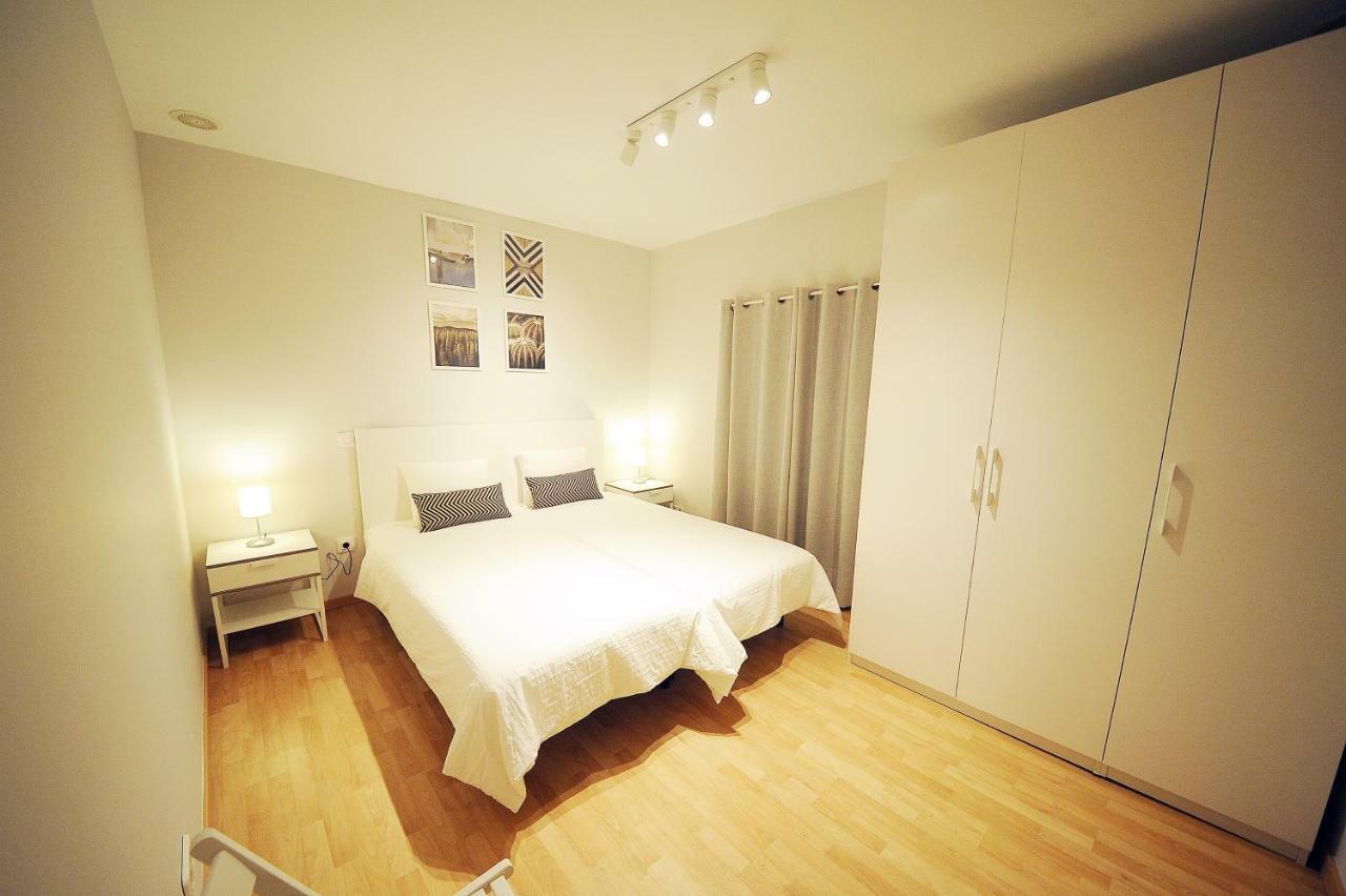Dones Apartamento En El Casco Historico De Zaragoza Luaran gambar